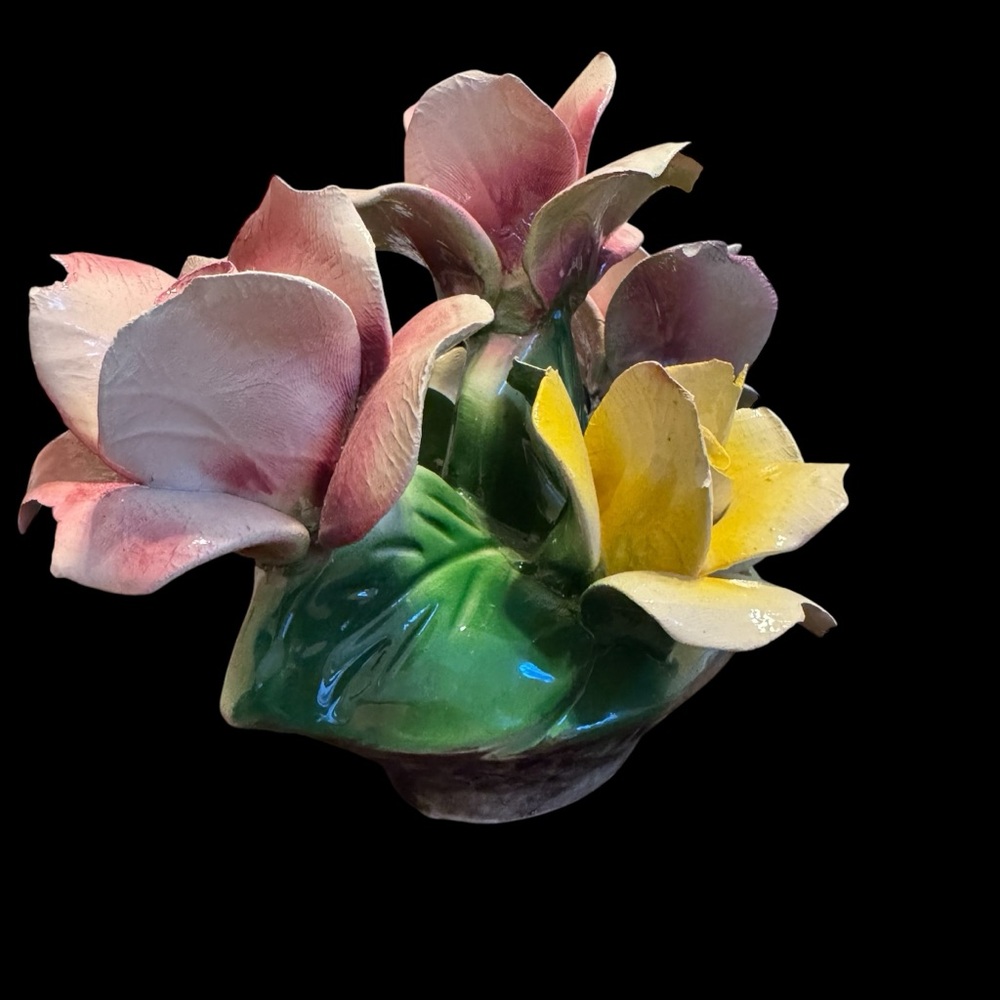Vintage Capodimonte Italy Porcelain Flower Bouquet in Basket - Picture 3 of 14